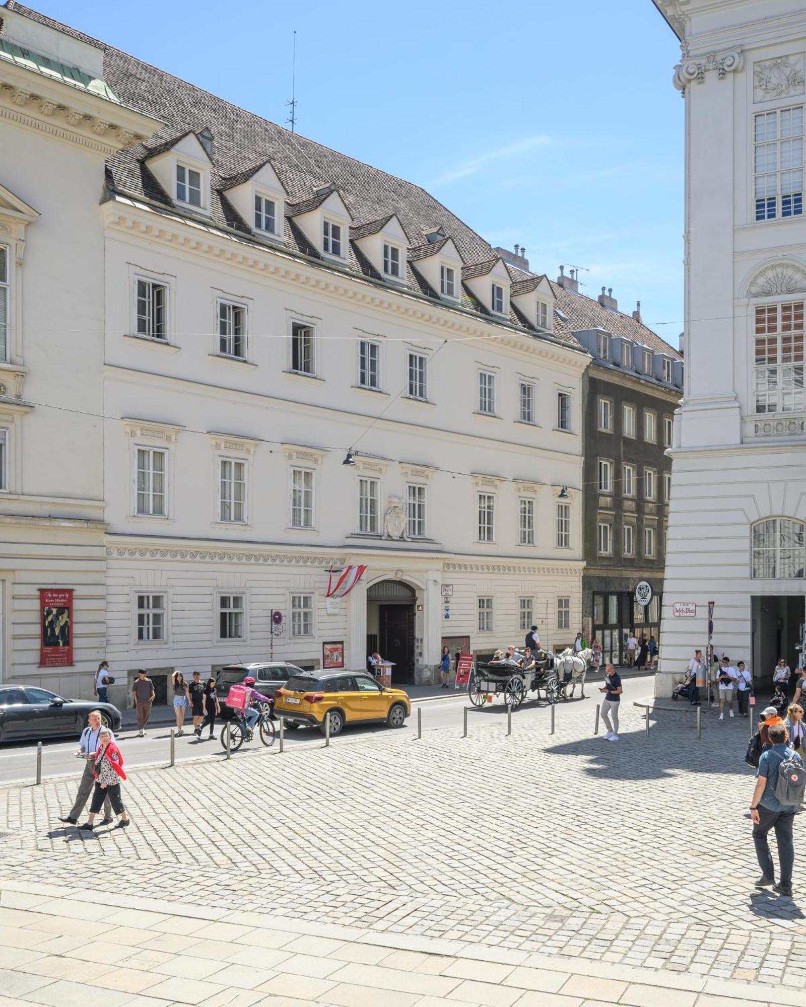 Palais Palffy Apartments Вена Экстерьер фото