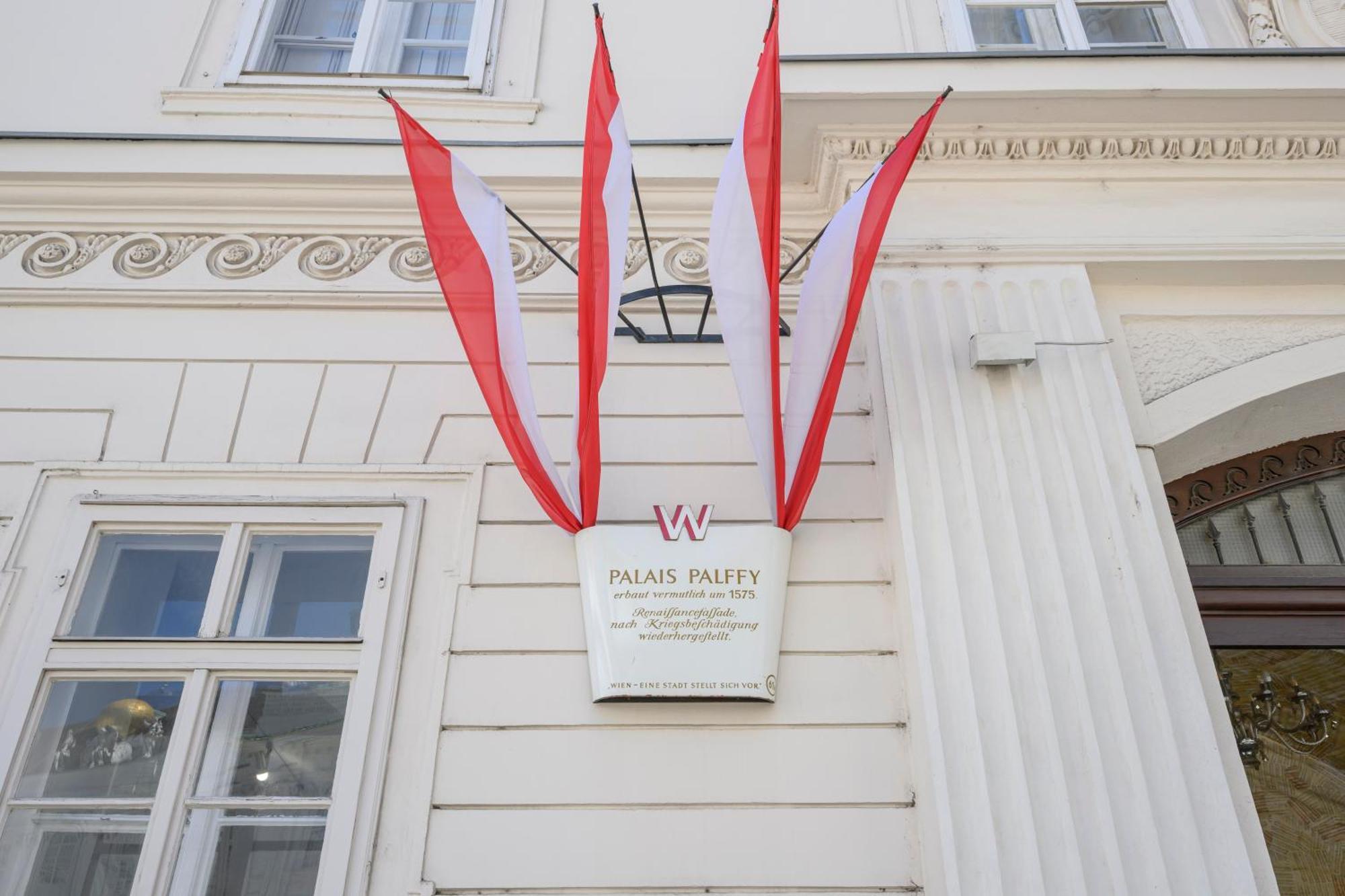 Palais Palffy Apartments Вена Экстерьер фото